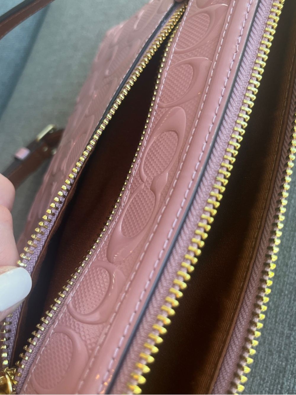 Worn 1x Coach Pink Signature Embossed Leather Crossbody - Picture 11 of 11